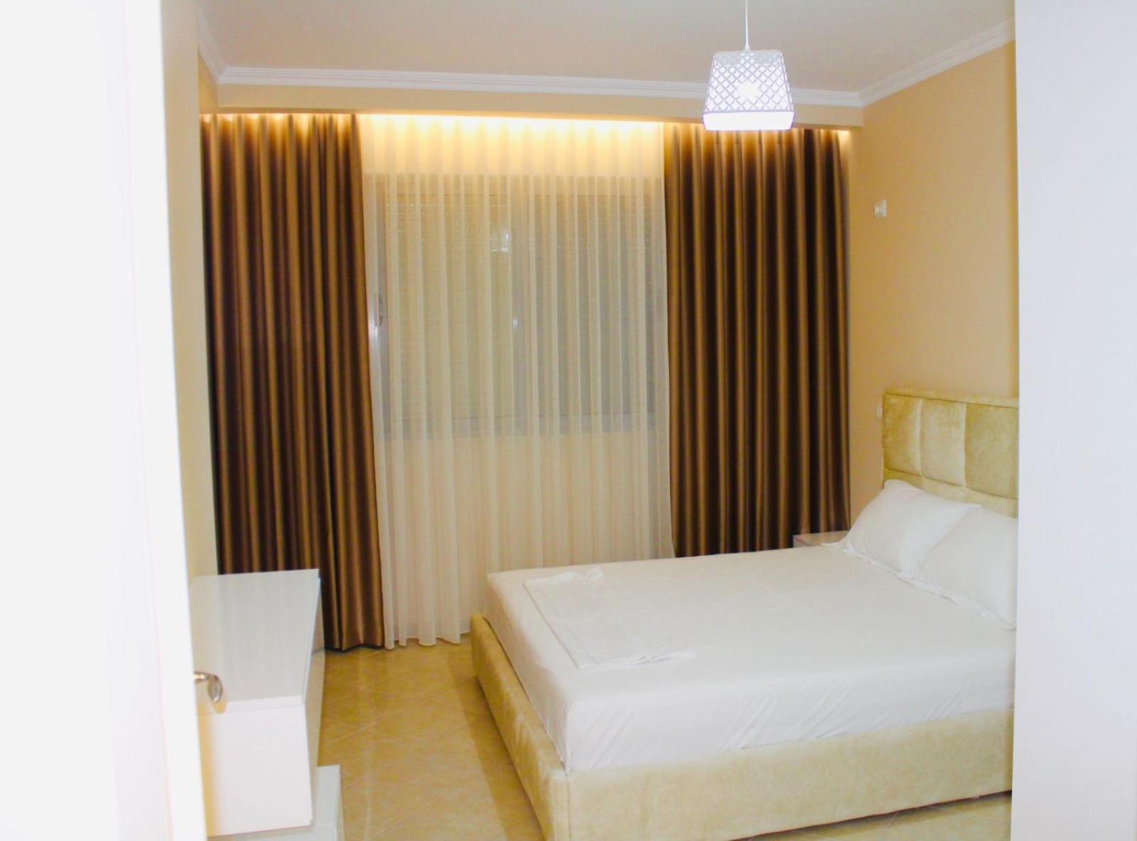 Holiday Apartment Vlorë Exteriör bild