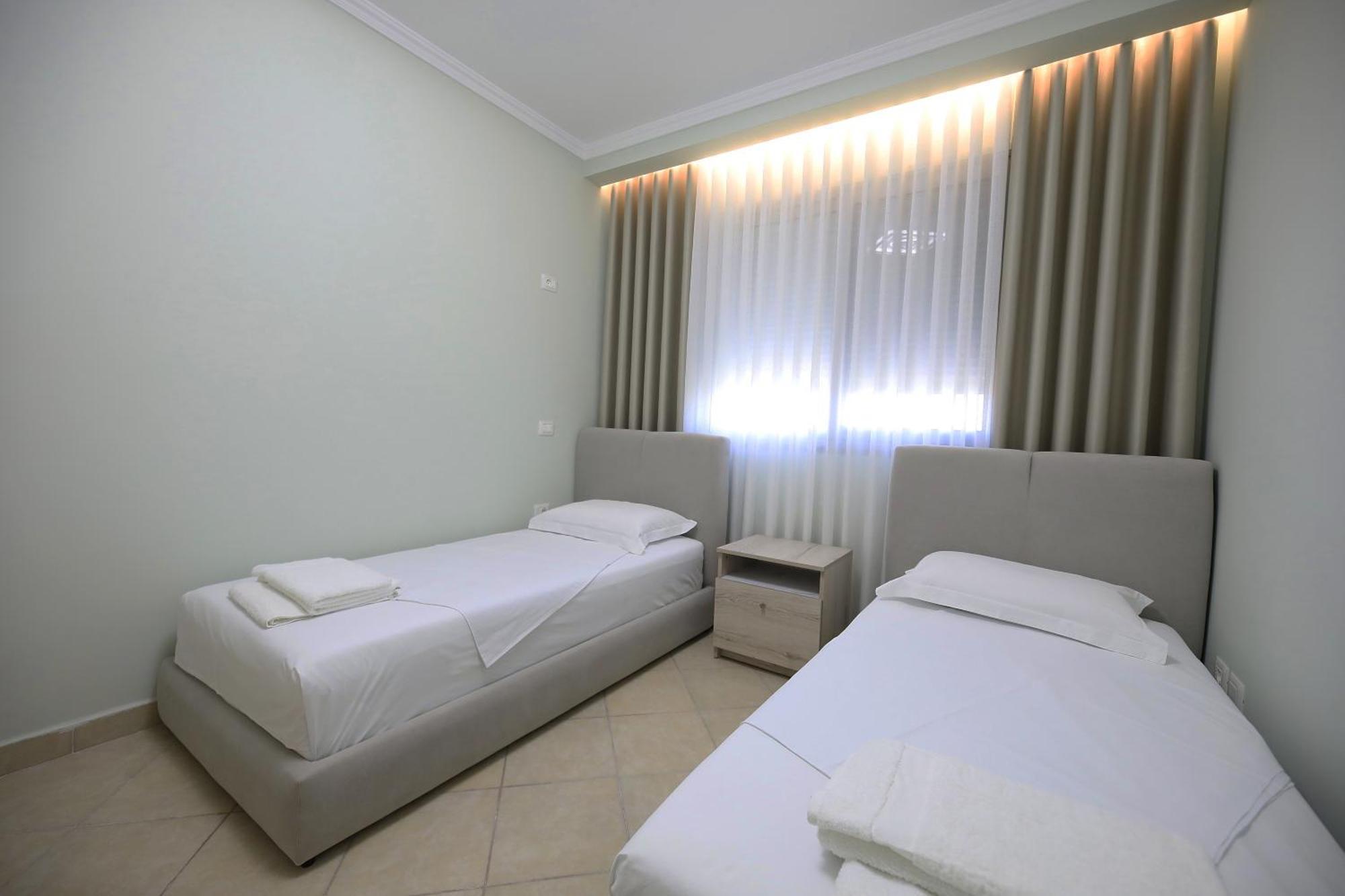 Holiday Apartment Vlorë Exteriör bild